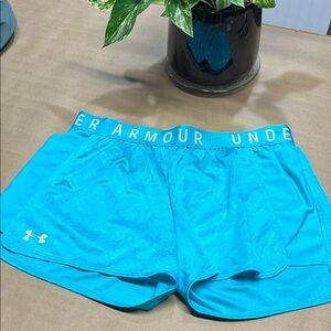 Under Armor Women’s Shorts Medium